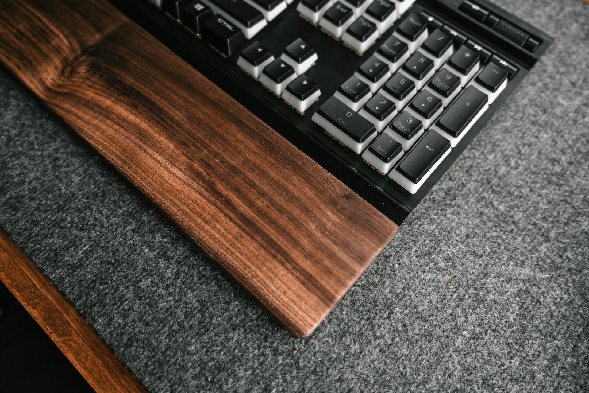 Tapis de bureau en feutre – une base stable pour mieux travailler